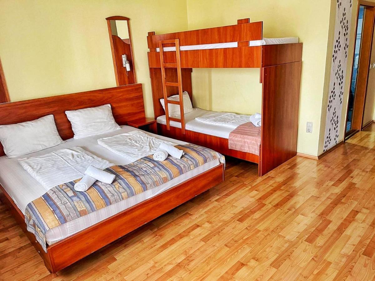 Hotel Alkotmany Vendeghaz Sárvár Esterno foto