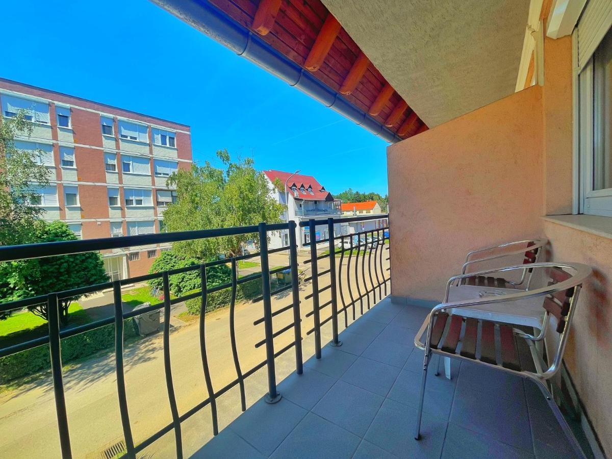 Hotel Alkotmany Vendeghaz Sárvár Esterno foto